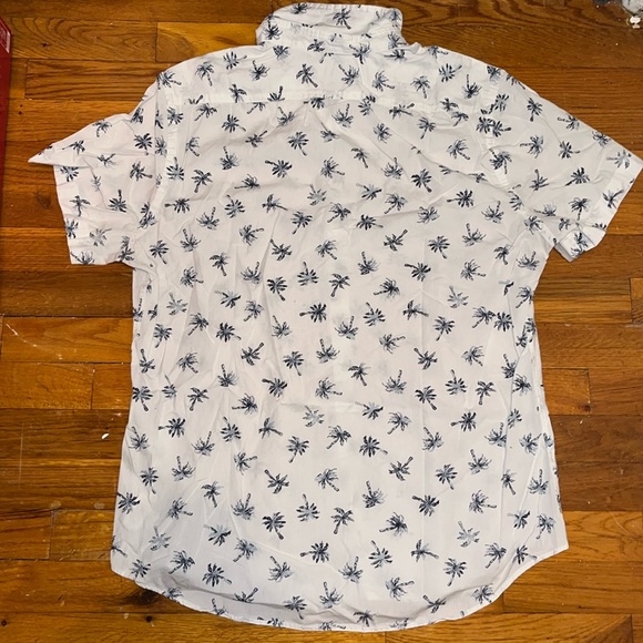 Express White Casual Button Down Shirt with Blue Palm Trees - Picture 6 of 8